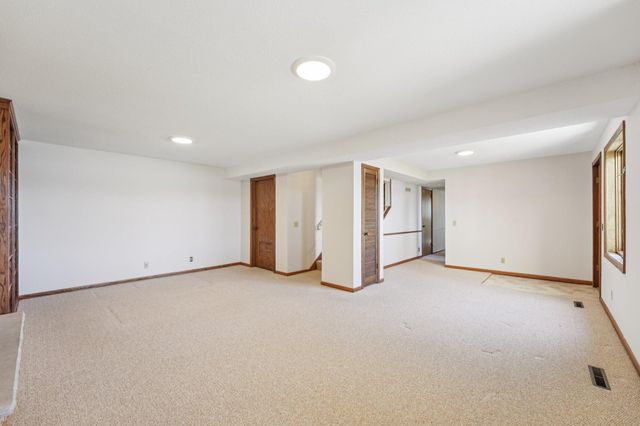 3921 Crystal Lake Boulevard, Robbinsdale, MN 55422