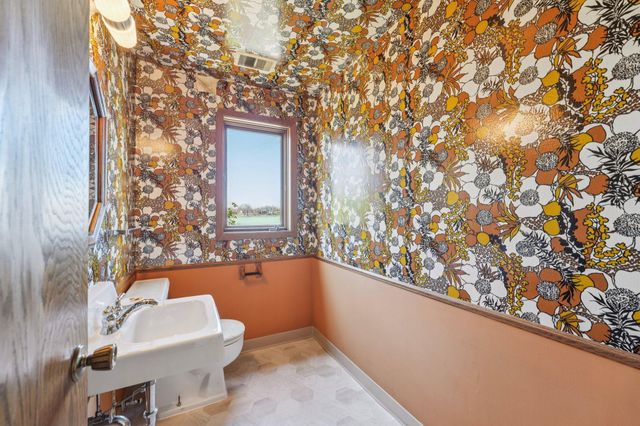 3921 Crystal Lake Boulevard, Robbinsdale, MN 55422