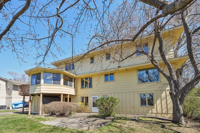 3921 Crystal Lake Boulevard, Robbinsdale, MN 55422