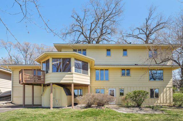 3921 Crystal Lake Boulevard, Robbinsdale, MN 55422