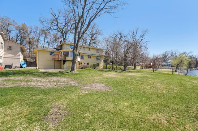 3921 Crystal Lake Boulevard, Robbinsdale, MN 55422