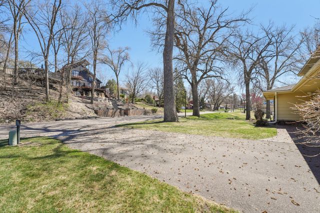 3921 Crystal Lake Boulevard, Robbinsdale, MN 55422