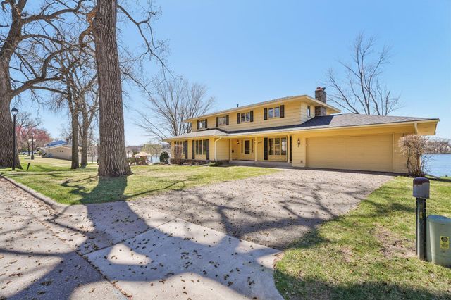 3921 Crystal Lake Boulevard, Robbinsdale, MN 55422