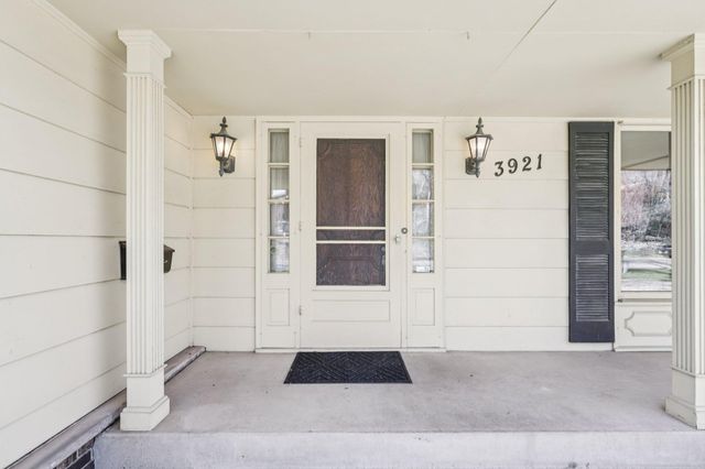 3921 Crystal Lake Boulevard, Robbinsdale, MN 55422