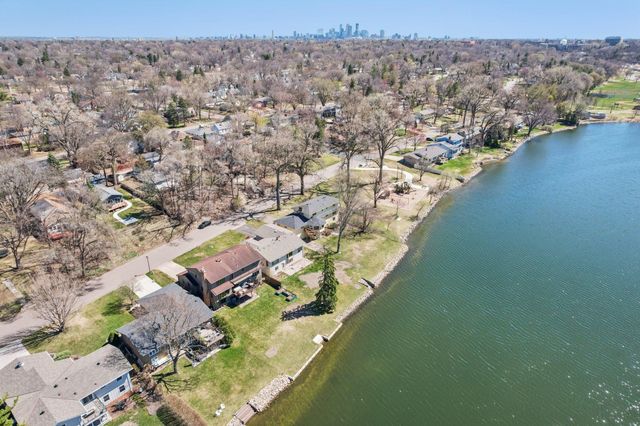 3921 Crystal Lake Boulevard, Robbinsdale, MN 55422