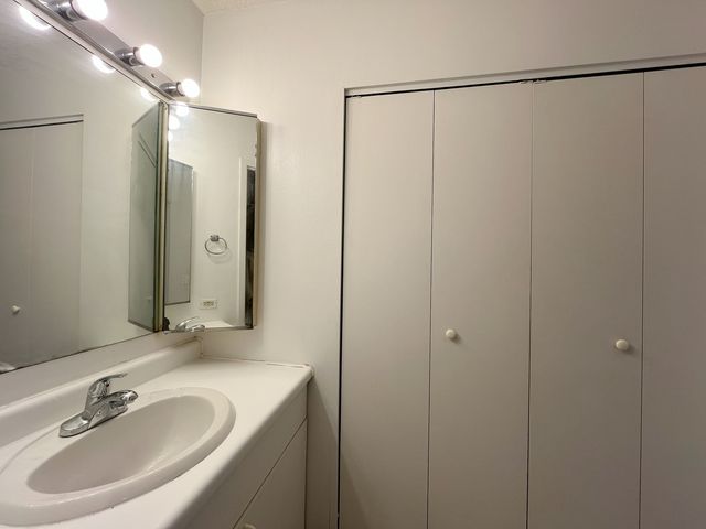5320 N Sheridan Road 2110, Chicago, IL 60640