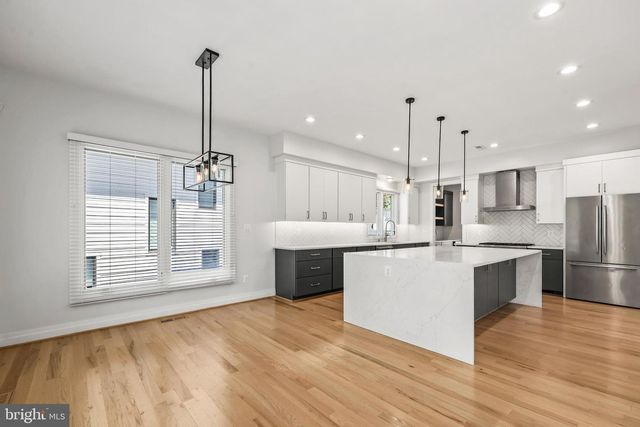 924 28TH ST S, Arlington, VA 22202