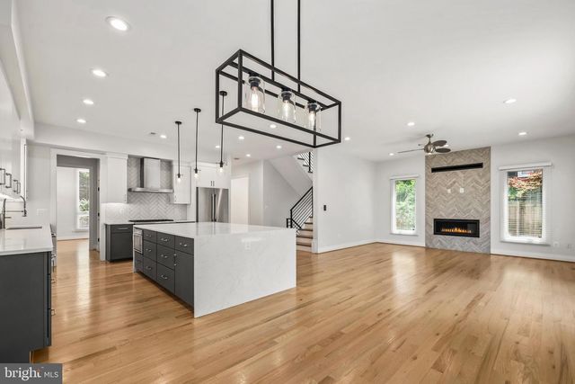 924 28TH ST S, Arlington, VA 22202