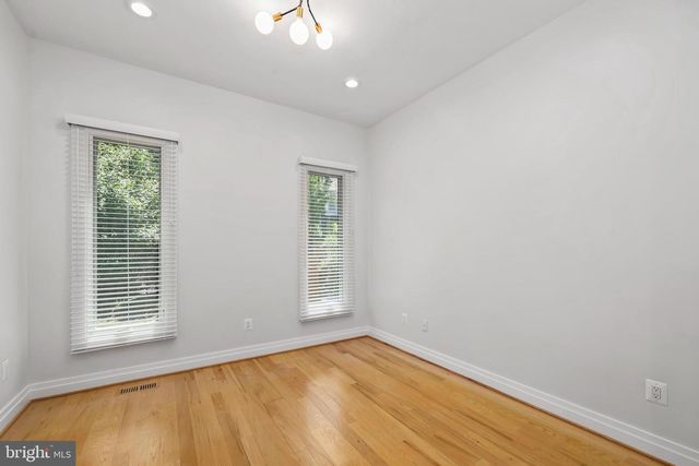 924 28TH ST S, Arlington, VA 22202