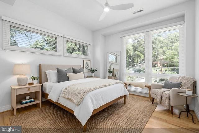 924 28TH ST S, Arlington, VA 22202