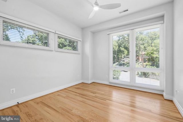 924 28TH ST S, Arlington, VA 22202