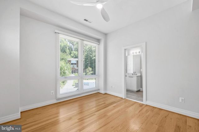 924 28TH ST S, Arlington, VA 22202