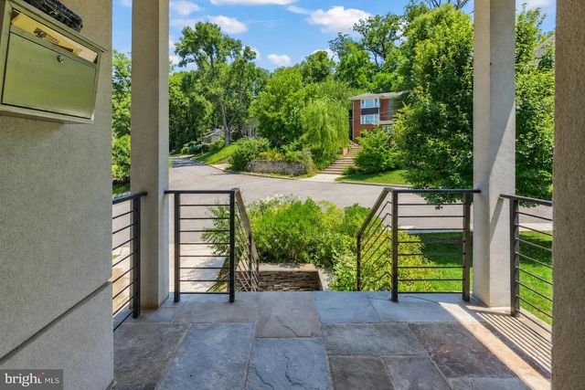 924 28TH ST S, Arlington, VA 22202