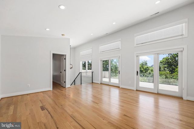 924 28TH ST S, Arlington, VA 22202