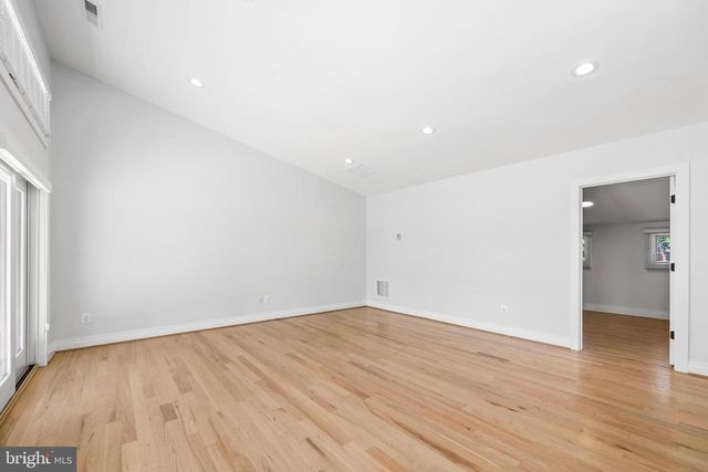 924 28TH ST S, Arlington, VA 22202
