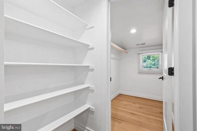 924 28TH ST S, Arlington, VA 22202