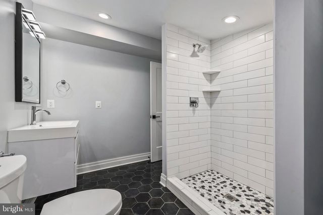 924 28TH ST S, Arlington, VA 22202