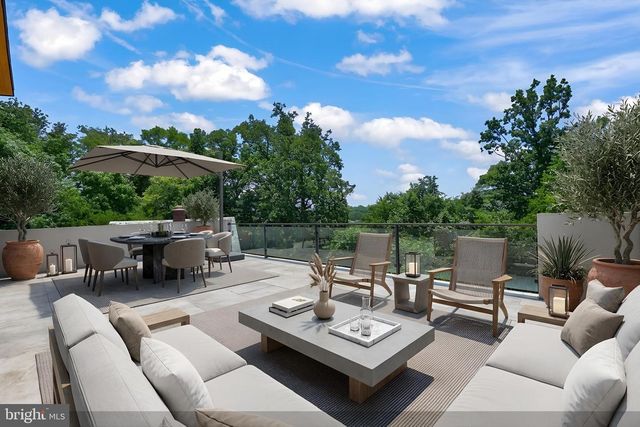 924 28TH ST S, Arlington, VA 22202
