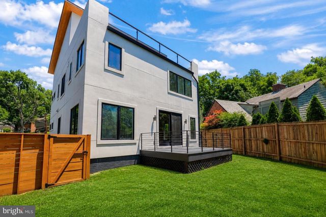 924 28TH ST S, Arlington, VA 22202
