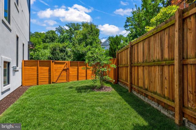 924 28TH ST S, Arlington, VA 22202
