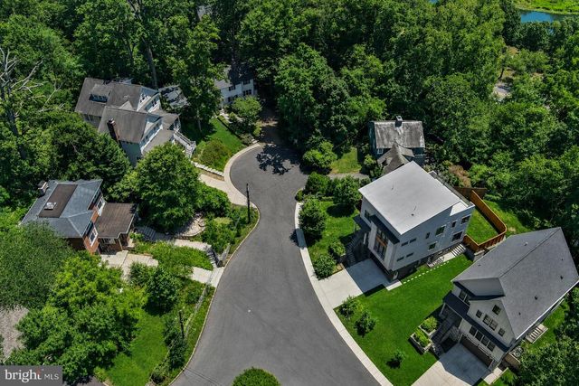 924 28TH ST S, Arlington, VA 22202