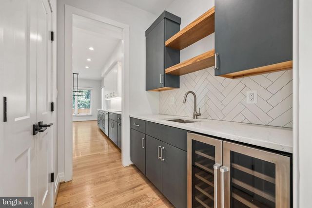 924 28TH ST S, Arlington, VA 22202