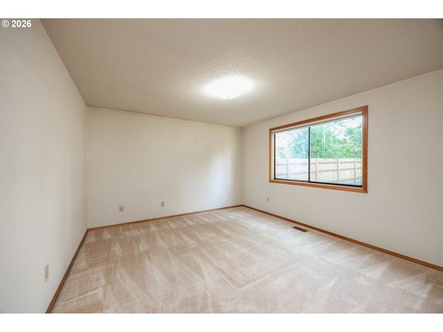 11020 Ne PRESCOTT St, Portland, OR 97220
