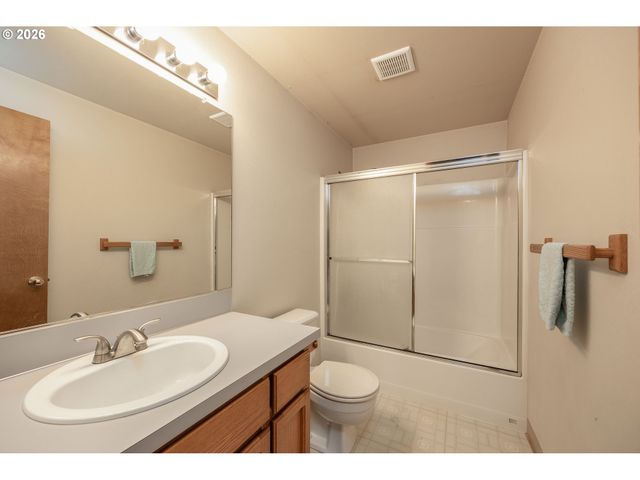 11020 Ne PRESCOTT St, Portland, OR 97220