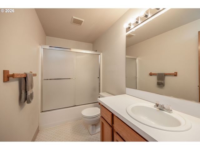 11020 Ne PRESCOTT St, Portland, OR 97220