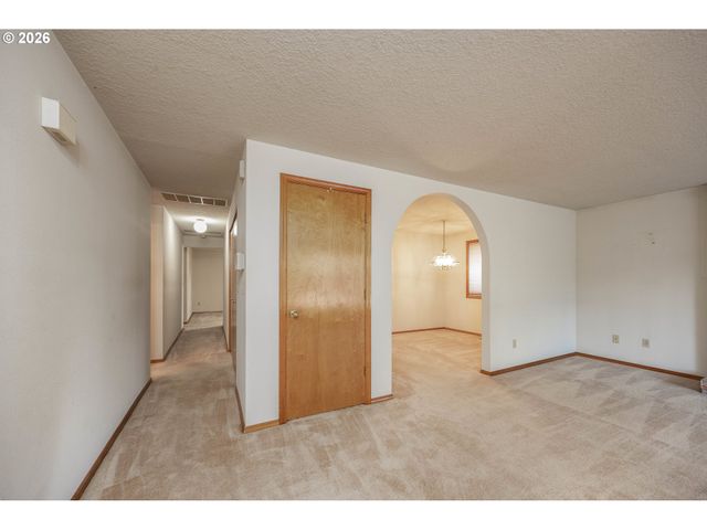 11020 Ne PRESCOTT St, Portland, OR 97220