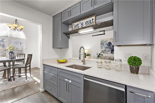 104 Corwin Cir, Hampton, VA 23666