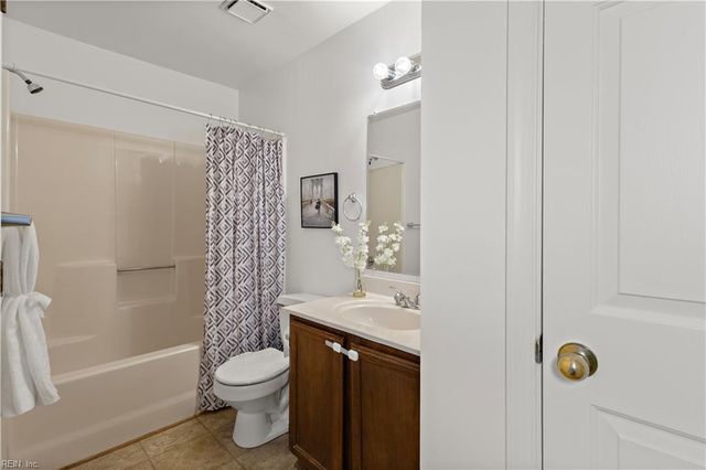 104 Corwin Cir, Hampton, VA 23666