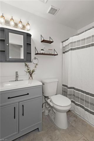 104 Corwin Cir, Hampton, VA 23666