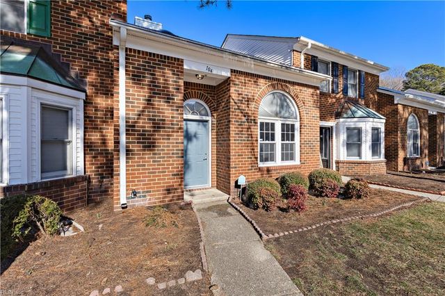 104 Corwin Cir, Hampton, VA 23666