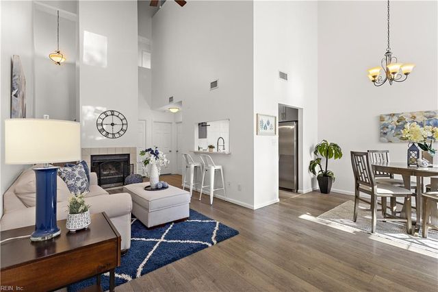 104 Corwin Cir, Hampton, VA 23666