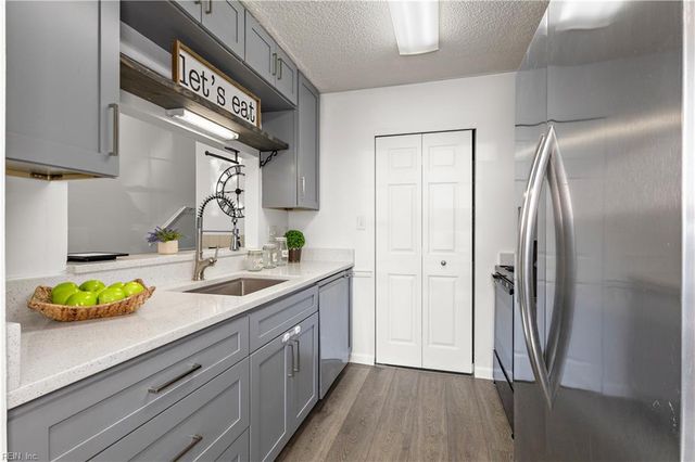 104 Corwin Cir, Hampton, VA 23666