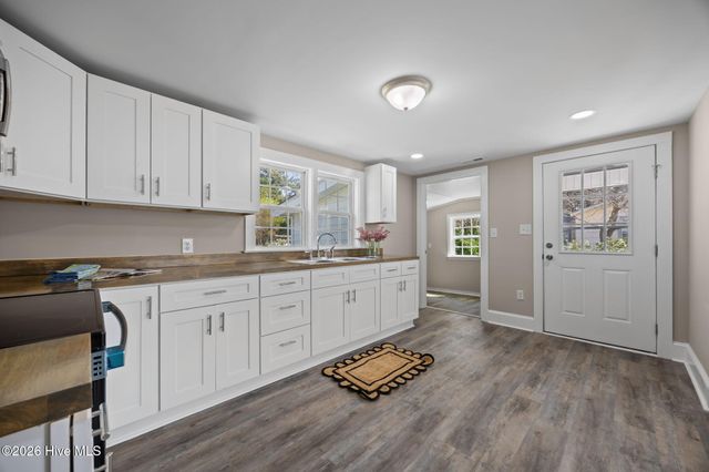 812 Grimes Road, Washington, NC 27889