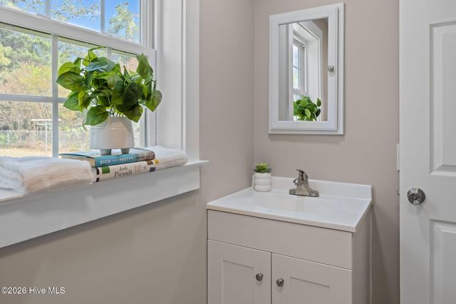 812 Grimes Road, Washington, NC 27889