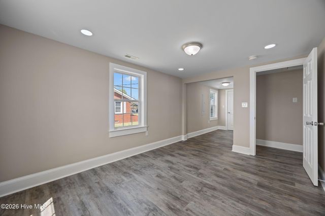 812 Grimes Road, Washington, NC 27889