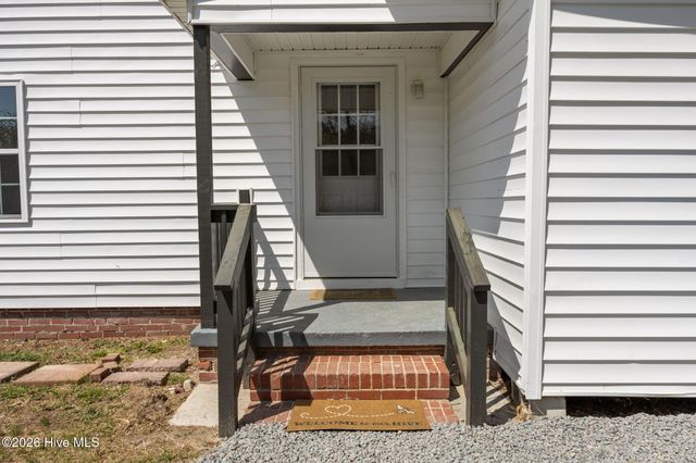 812 Grimes Road, Washington, NC 27889