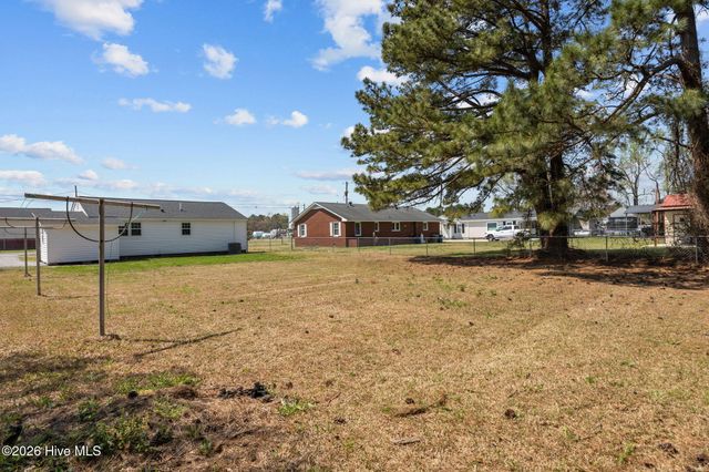 812 Grimes Road, Washington, NC 27889