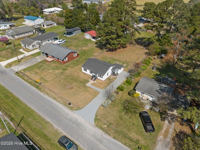 812 Grimes Road, Washington, NC 27889