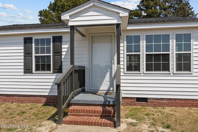 812 Grimes Road, Washington, NC 27889