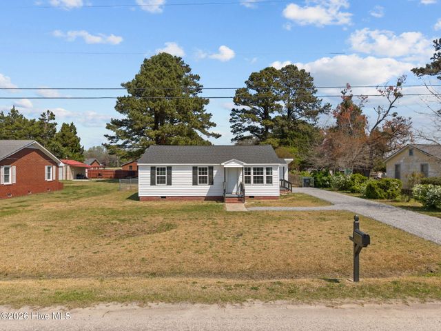 812 Grimes Road, Washington, NC 27889