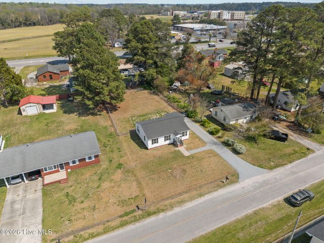 812 Grimes Road, Washington, NC 27889