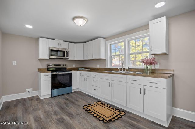 812 Grimes Road, Washington, NC 27889