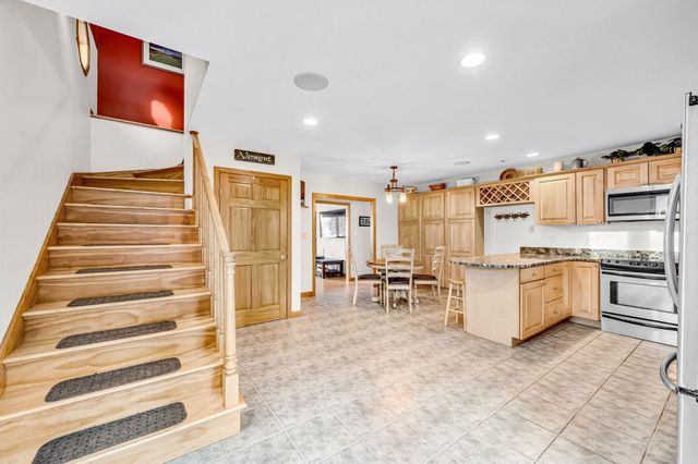 24 Laurel Street, Brattleboro, VT 05301