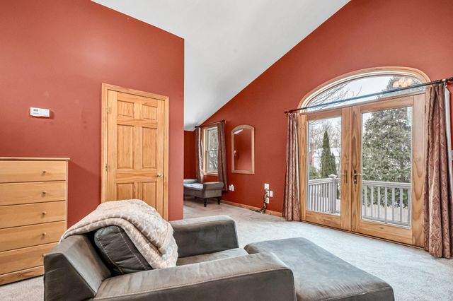 24 Laurel Street, Brattleboro, VT 05301