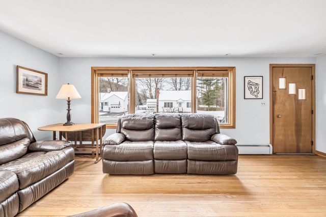 24 Laurel Street, Brattleboro, VT 05301