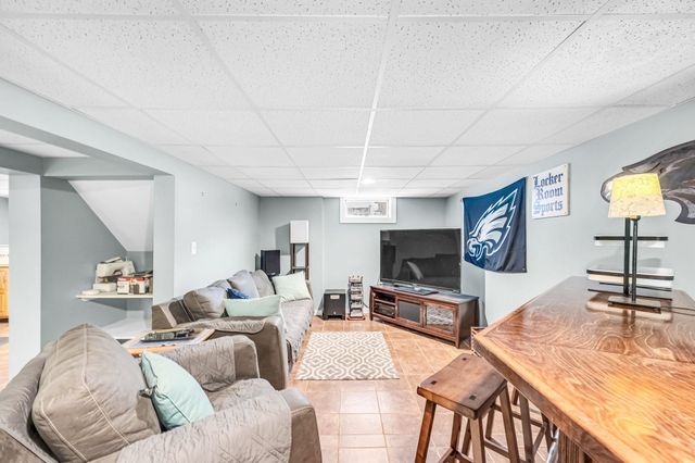 24 Laurel Street, Brattleboro, VT 05301